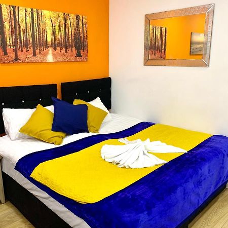 London 2 Bedroom Apartment, Kitchen, Reception And Private Garden Kültér fotó