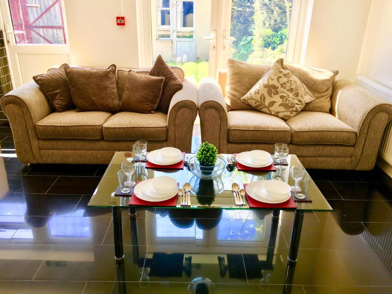 London 2 Bedroom Apartment, Kitchen, Reception And Private Garden Kültér fotó
