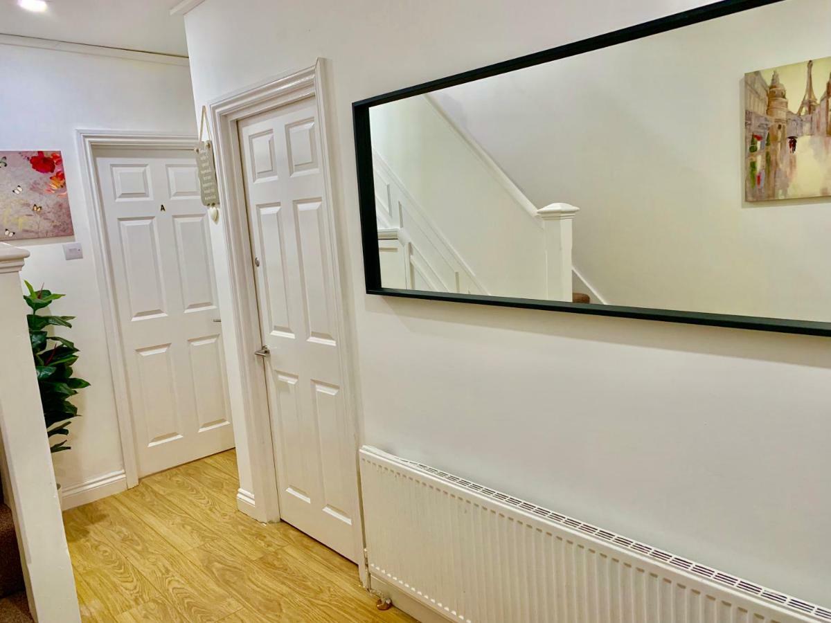 London 2 Bedroom Apartment, Kitchen, Reception And Private Garden Kültér fotó