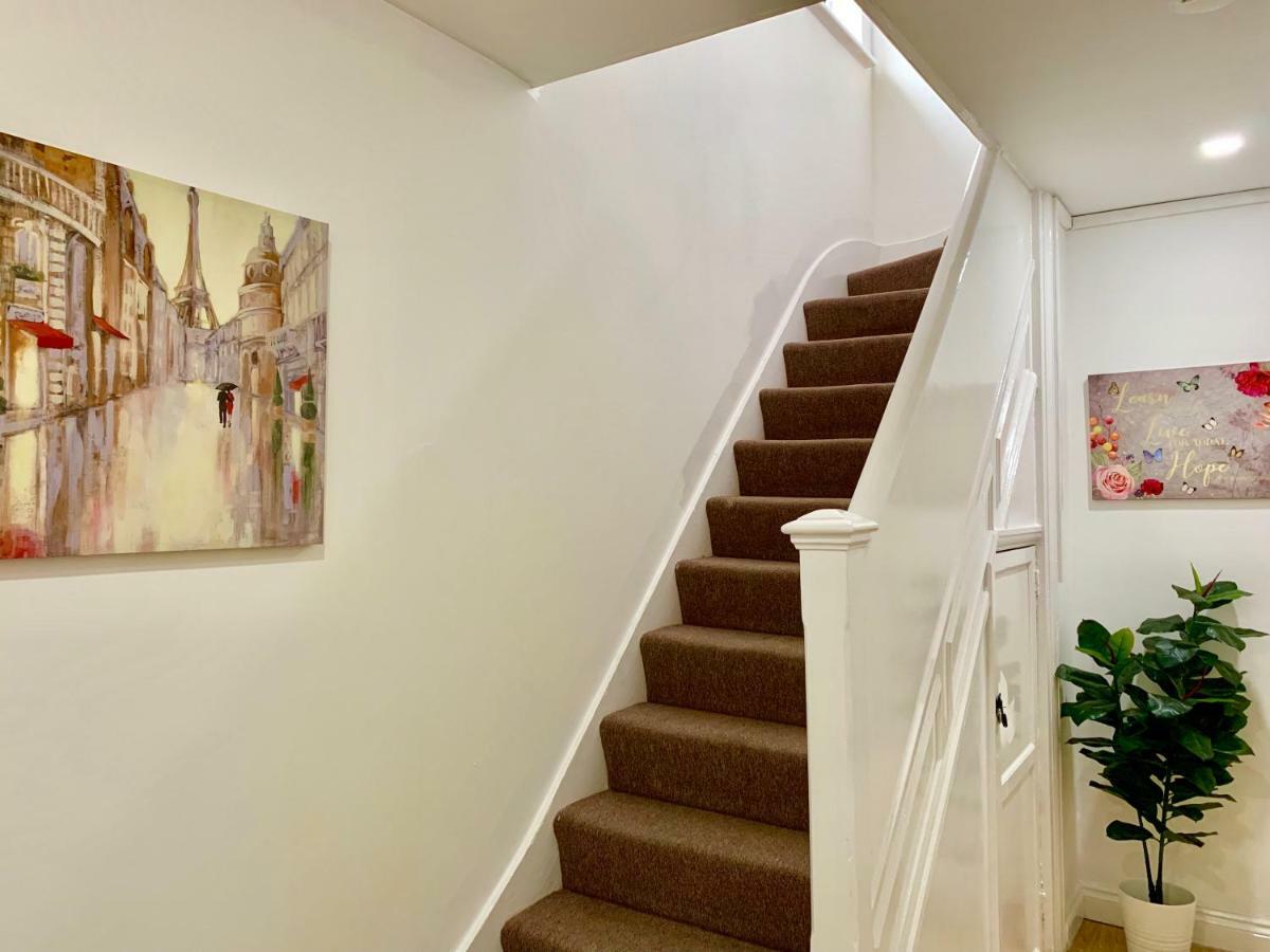 London 2 Bedroom Apartment, Kitchen, Reception And Private Garden Kültér fotó