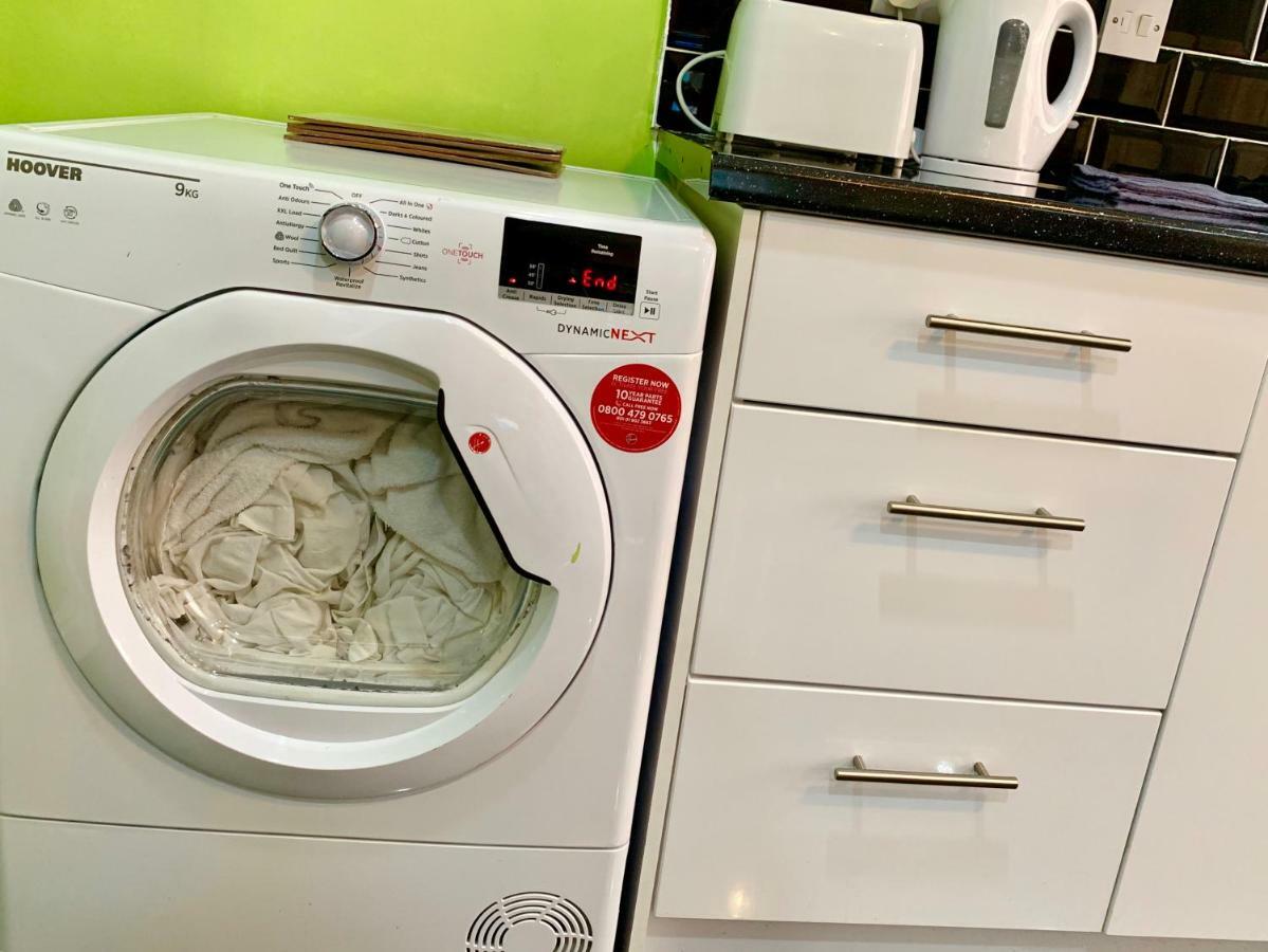 London 2 Bedroom Apartment, Kitchen, Reception And Private Garden Kültér fotó