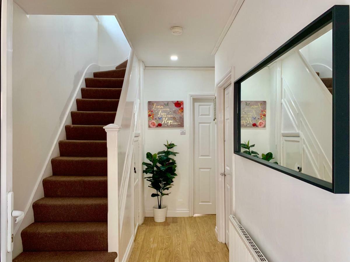 London 2 Bedroom Apartment, Kitchen, Reception And Private Garden Kültér fotó