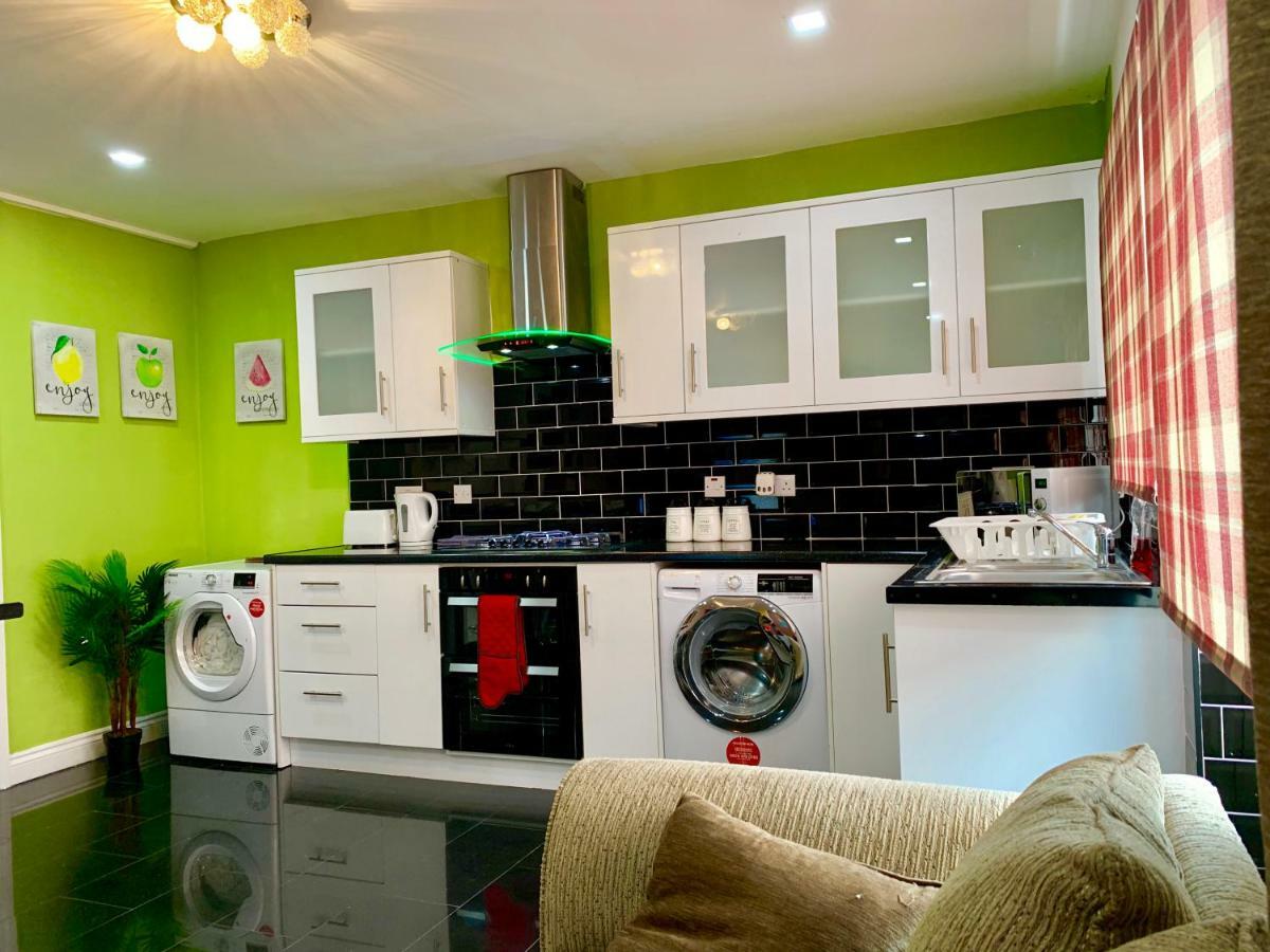 London 2 Bedroom Apartment, Kitchen, Reception And Private Garden Kültér fotó