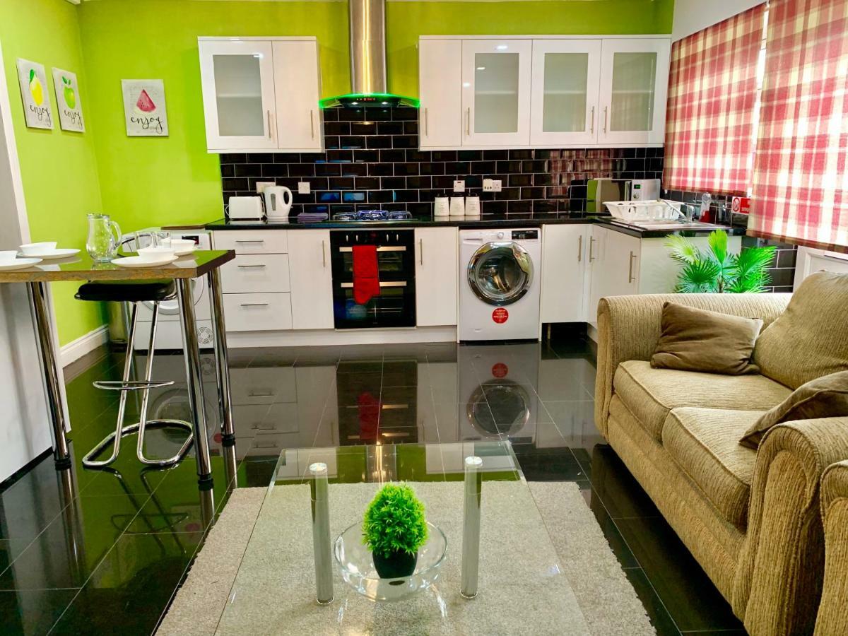London 2 Bedroom Apartment, Kitchen, Reception And Private Garden Kültér fotó