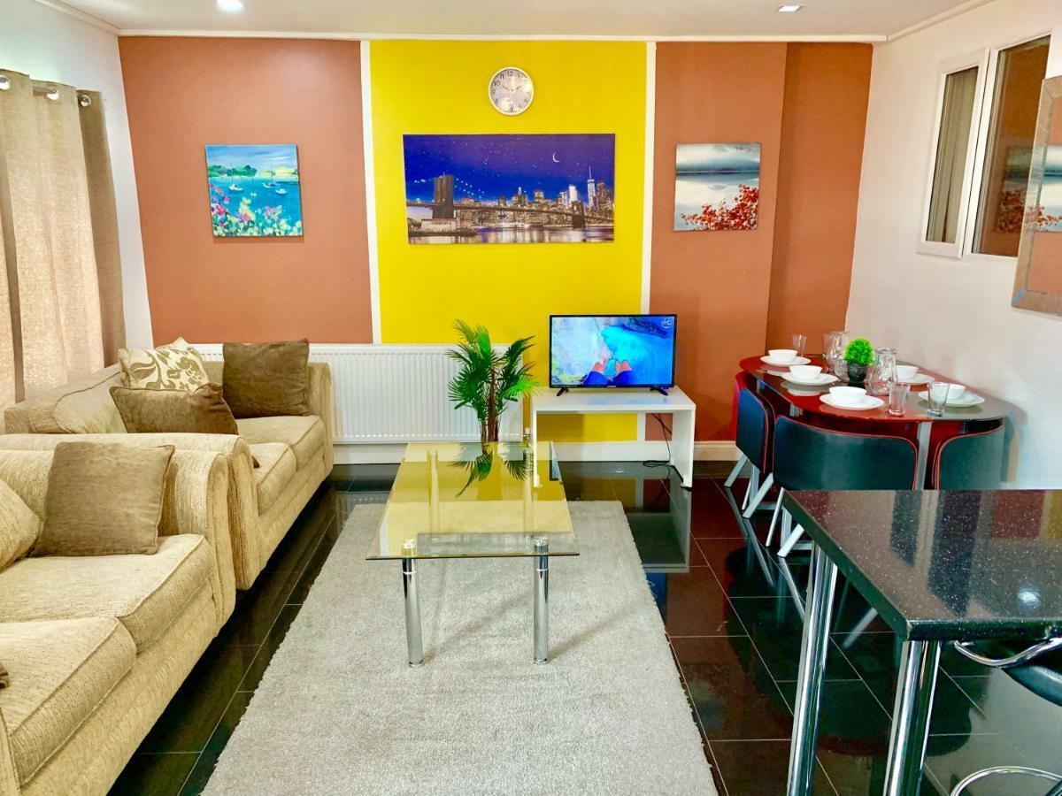London 2 Bedroom Apartment, Kitchen, Reception And Private Garden Kültér fotó