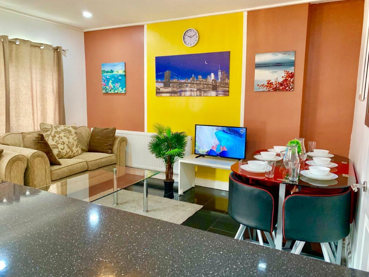 London 2 Bedroom Apartment, Kitchen, Reception And Private Garden Kültér fotó