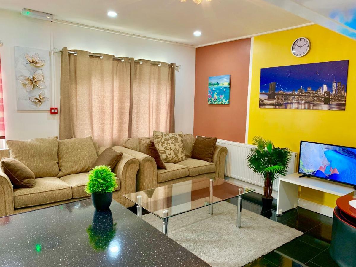 London 2 Bedroom Apartment, Kitchen, Reception And Private Garden Kültér fotó