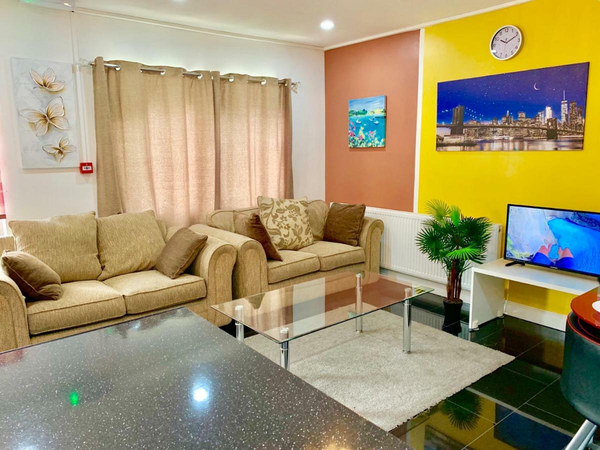 London 2 Bedroom Apartment, Kitchen, Reception And Private Garden Kültér fotó