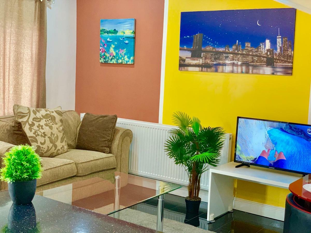 London 2 Bedroom Apartment, Kitchen, Reception And Private Garden Kültér fotó